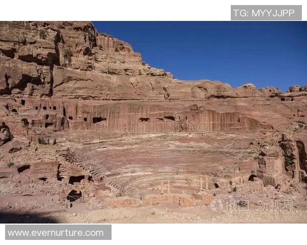 探索埃斯特旺的魅力与文化深度，揭示这座城市的独特风情与历史遗迹